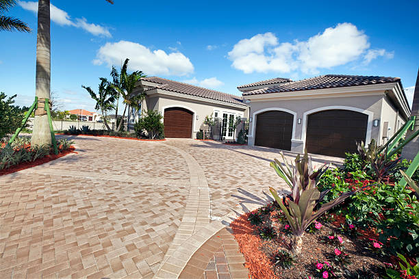 Best Driveway Resurfacing Pavers  in Elsmere, DE